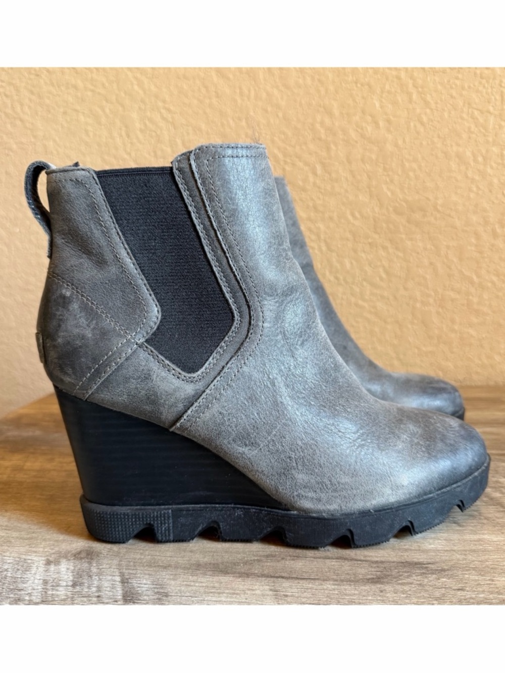 Sorel Joan Uptown Chelsea ankle boots in quarry gray leather size 9.5